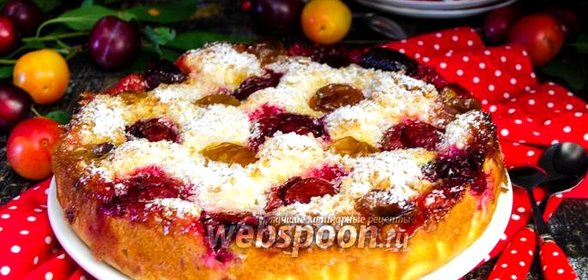 Пирог с алычой и кокосом