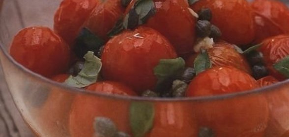 Бутерброд с дольками мандарина