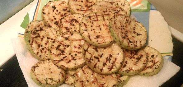 Кабачки в маринаде, жареные на сковороде-гриль