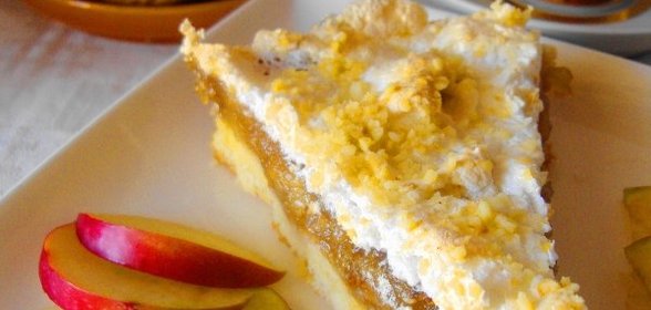Яблочный тарт с орехами