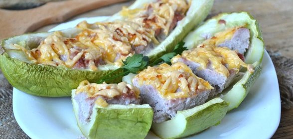 Кабачки в духовке с фаршем