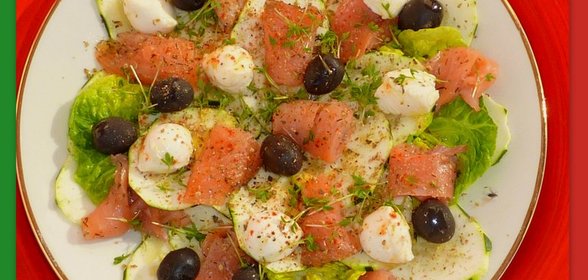 САЛАТ из цуккини с оливками и лососем (Insalata di zucchine con olive e salmone)