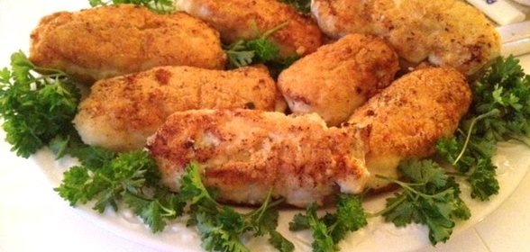 Котлеты по‑киевски с зеленым маслом