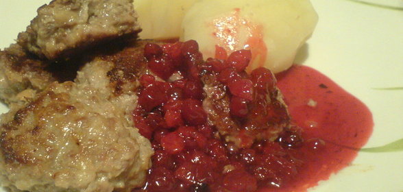 Шведские тефтельки с брусникой