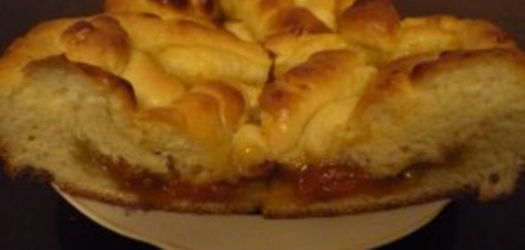Пирог с абрикосовым вареньем