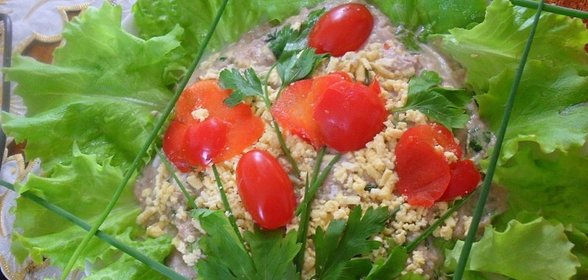 Салат с консервированным тунцом Букет цветов