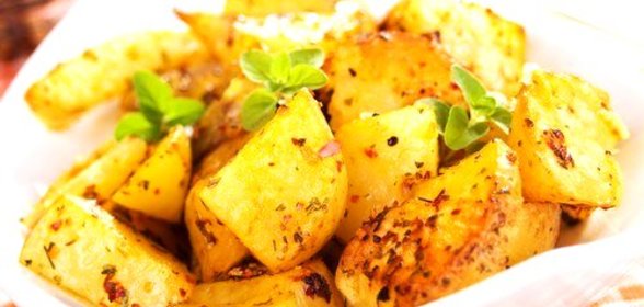 Острые печеные картофельные дольки