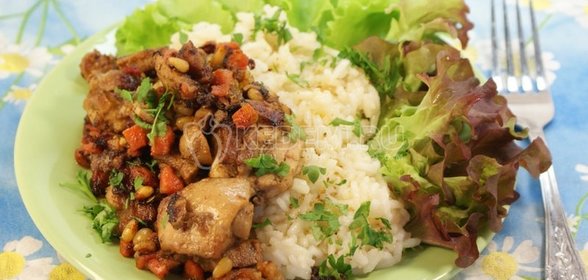 Зеленый горошек с миндалем