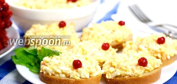Салат с плавленым сырком и яйцом