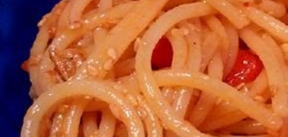 Пицца с грибами и колбасой