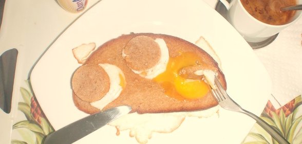 Яичница ,, Два глаза хорошо, а три сытнее,,