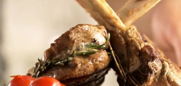 Салат из помидоров, яиц и сыра