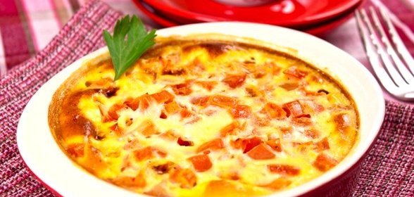 Омлет с ветчиной и помидорами