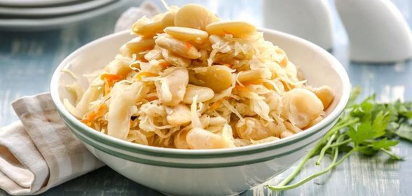 Фасоль с квашенной капустой