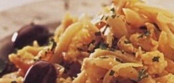 Капуста квашеная, тушенная с грибами