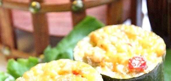 Кабачки фаршированные, запеченные в мультиварке