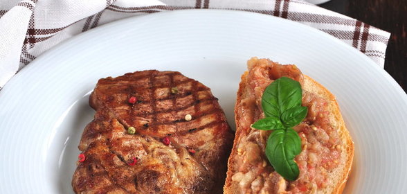 Свинина-гриль и баклажанная икра по-одесски