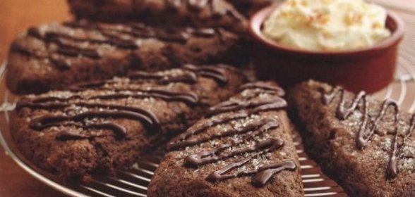 Шоколадное печенье с апельсиновым джемом