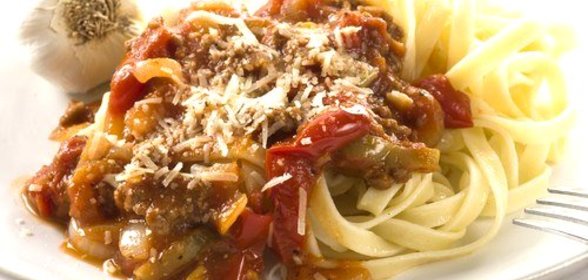 Тальятелле с утиным рагу, томатами и розмарином