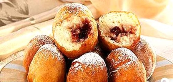 Орешки из теста с клубничным джемом