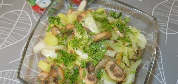 Салат из шампиньонов с квашеной капустой