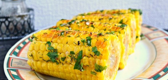 Обжаренная кукуруза с ароматным маслом