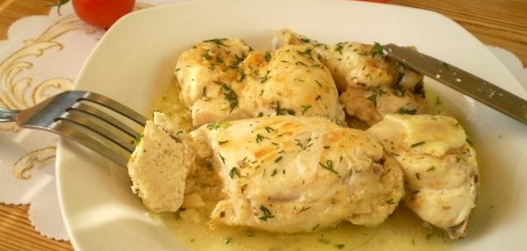 Жареное мясо кусочками на сковороде