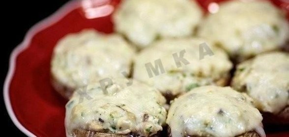 Шампиньоны с курицей и сыром