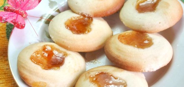 Курабье со сливовым джемом