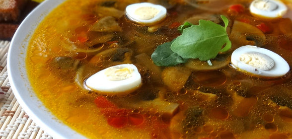 Средиземноморская луковая похлебка с шампиньонами и гренками