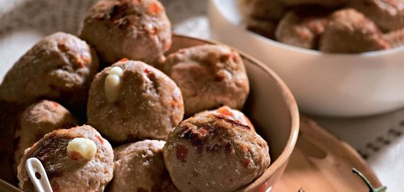 Тефтели с кешью, бананами и карри