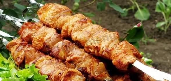 Шашлык из индейки с салом