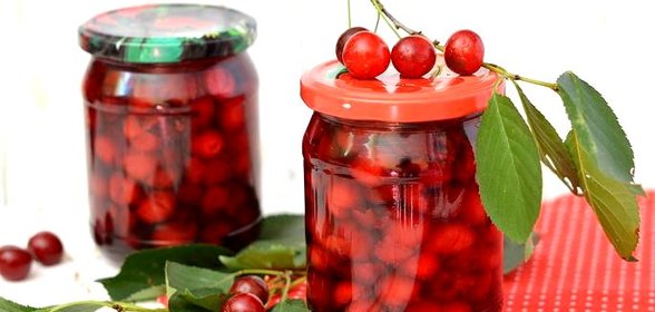 Заготовка вишни в собственном соку