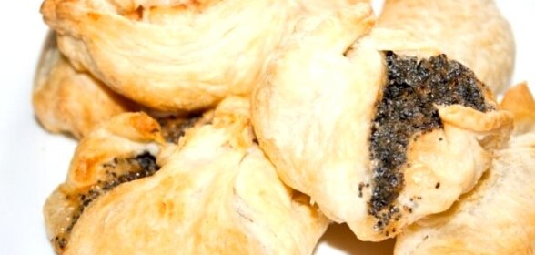 Слойки с маком