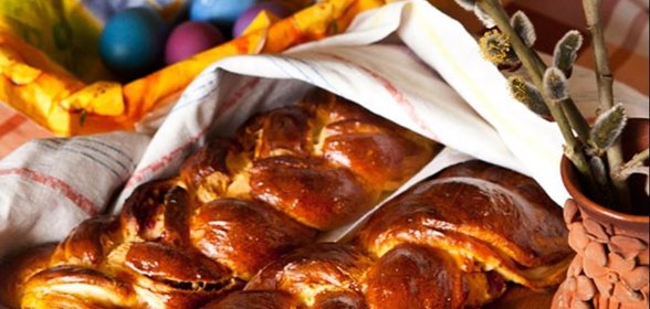 Пасхальная косичка с джемом