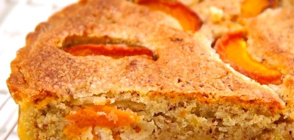 Абрикосовый пирог на дрожжах