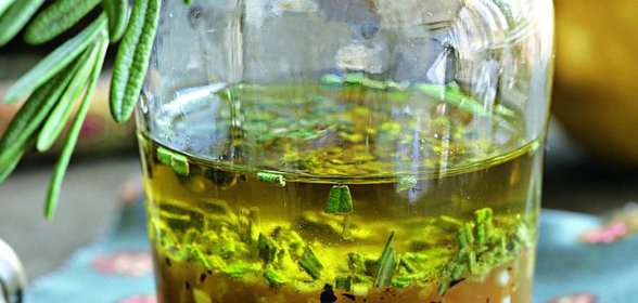 Наш любимый универсальный маринад с розмарином и чесноком