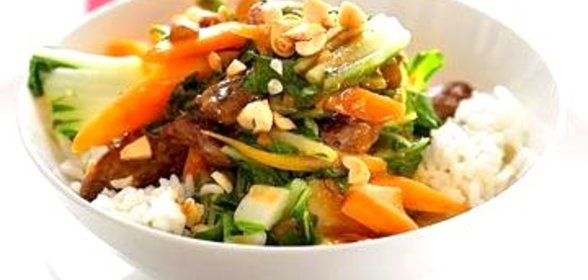 Жаркое из говядины с китайской капустой