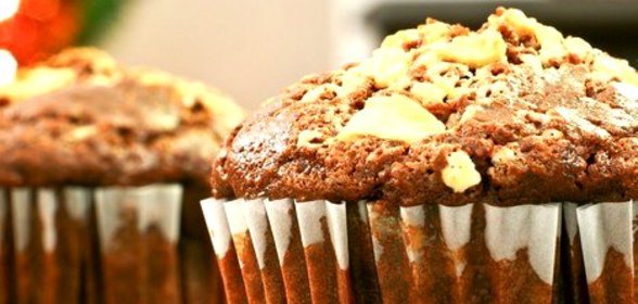 Маффины из горького шоколада с фундуком и фисташками