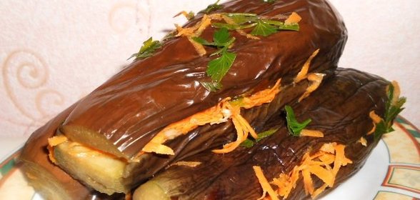 Баклажаны квашеные, фаршированные морковью и чесноком