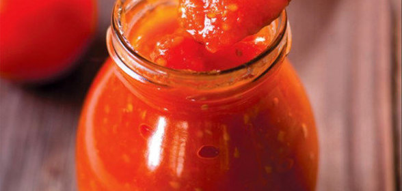 Домашняя томатная паста с чесноком