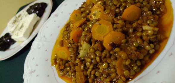 Чечевица яхния с ароматной морковью