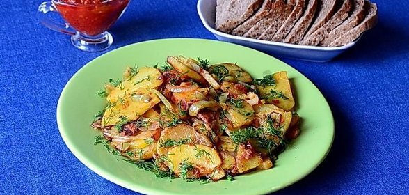 Жареная картошка с болгарским перцем