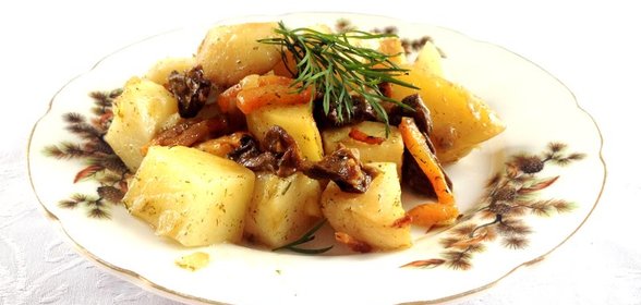 Запеченный картофель с сушеными грибами