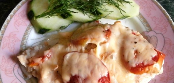 Куриная грудка с помидорами в духовке