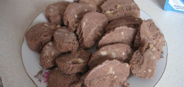Пирожное колбаска из печенья