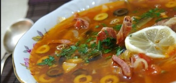 Аджика с луком и яблоками