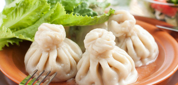 Хинкали с мясом и зеленью