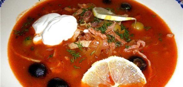 Солянка с мясом и картошкой