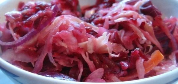 Салат из квашеной капусты